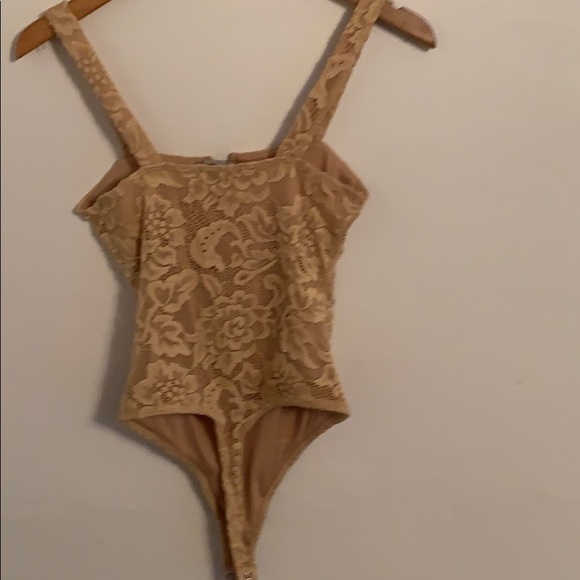 Floral lace bodysuit - Picture 2 of 2